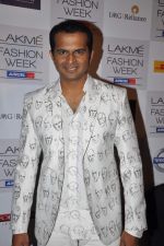 Siddharth Kannan at Lakme Fashion Week Day 2 on 4th Aug 2012_1 (8).JPG